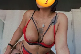 Latina coqueta - Image 3